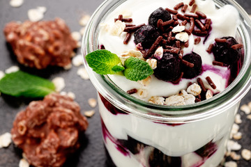 blaubeer quark mit schokolade