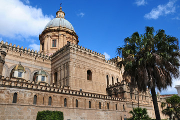 Fototapeta na wymiar La Cattedrale di Palermo