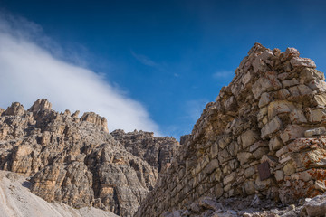 italien dolomites, south tyrol and italien alps, beautiful mountain scenery in autumn weather 