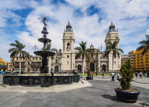 Cathedral of St John the Apostle and Evangelist, Plaza de Armas, Lima, Peru