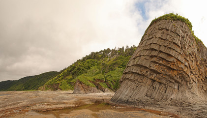 hiking island coast