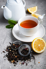 Tea with lemon and mint