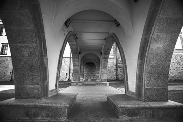Obraz premium Arch in an old building