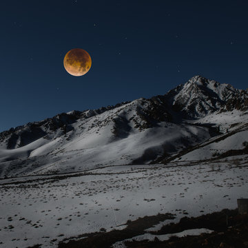Super blue blood moon over Sierra Nevada Mountain range, California, America, USA