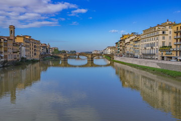 Fototapeta na wymiar フィレンツェのアルノ川