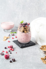 Jogurt z płatkami © Agata