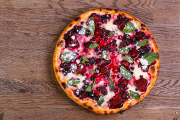 Fruit vegetarin pizza