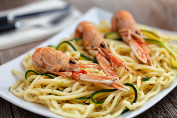 Tagliatelle with prawns and zucchini