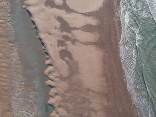 Sandstrand bei Ebbe