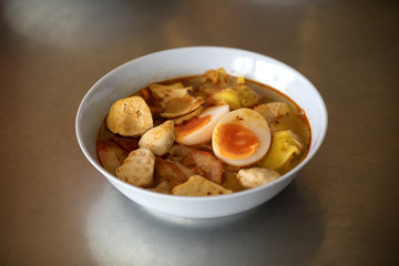noodles spicy lemongrass soup put egg delicious taste sour