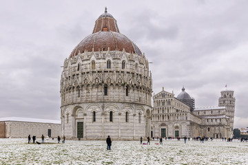 Fototapeta premium Piazza dei Miracoli with the snow, Pisa, Tuscany, Italy