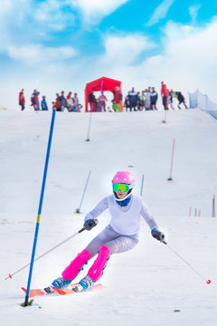 Slalom skiing competition