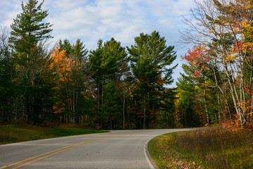 Fototapeta premium Fall road in Pictured Rocks National Lakeshore, Munising, MI, USA