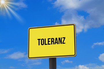 Eine Ortstafel mit dem Aufdruck Toleranz