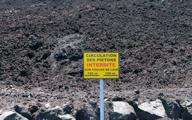 Saint Philippe / La Reunion: Prohibition sign at the edge of National Road 2: „CIRCULATION DES...