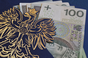 godło Polski i banknoty