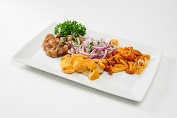 Mushroom snack with onion and greens