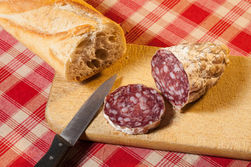 J'ai coupé ma tranche de saucisson