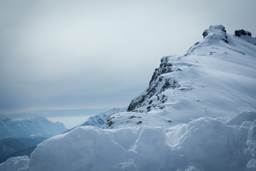 Fototapeta na wymiar view of snow capped alpes, dolomites in Italy. 