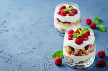 Raspberry greek yogurt parfait