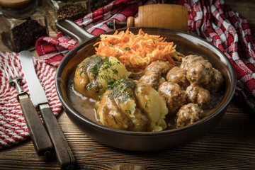 Meatballs and mashed potatoes