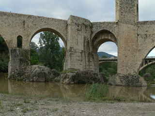 Fototapeta na wymiar Medieval viaduct in the provincial town of Besalú. Spain.