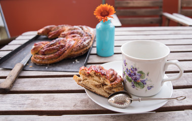 Braided nut cake with lemon fruity crust