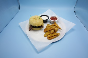 hamburguesa con papas