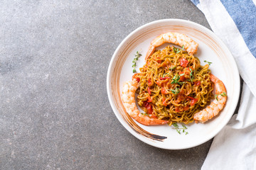 vegetable noodle with tomatoes sauce and shrimps
