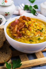 Thick pea soup with bacon