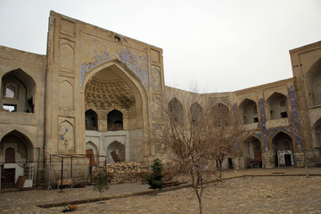Fototapeta na wymiar Abdul-Aziz-khan Madrasa exterior, ancient Bukhara, Uzbekistan