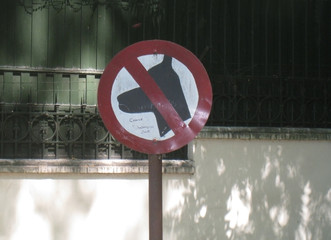 Sign no dogs allowed