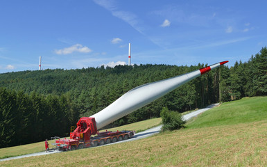 the transport of a wind generator blade