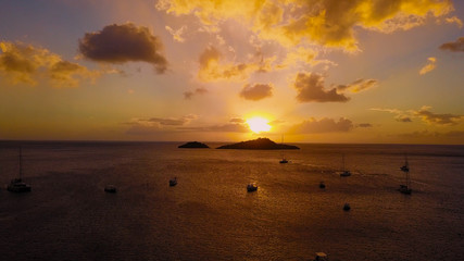 Obraz premium coucher de soleil dans les caraïbes