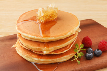 巣蜜のホットケーキ