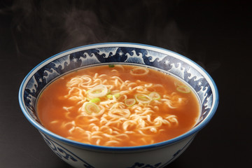 インスタントラーメン