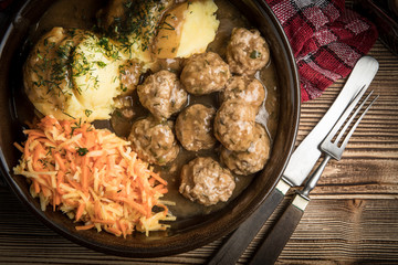 Meatballs and mashed potatoes