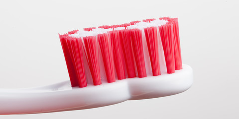 Cepillo de dientes rojo