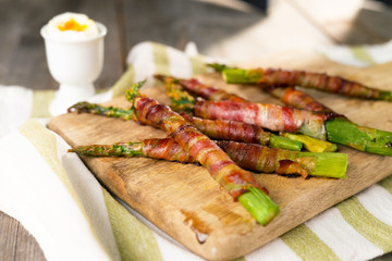 Grilled Asparagus Wrapped in Bacon