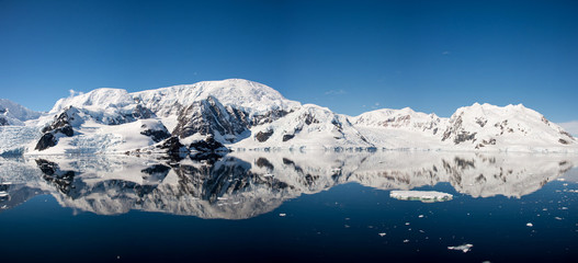 Antarctic seascape with reflection © Alexey Seafarer