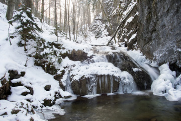Fototapeta na wymiar Josefsfaelle im Winter