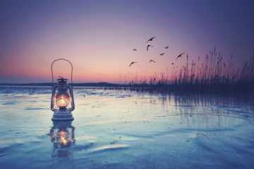 romantische Stimmung am Strand im Winter