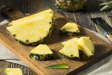 Raw Yellow Organic Pineapple Slices