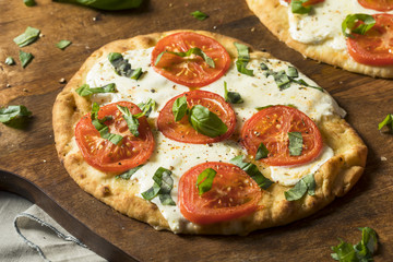 Mozarella Basil and Tomato Flatbread PIzza