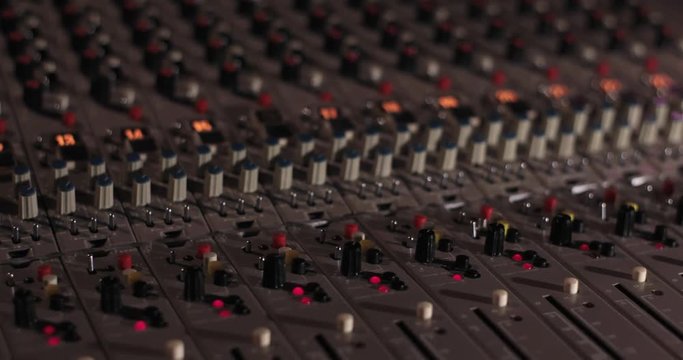 Mixer audio analogico professionale