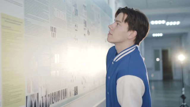 Meet between doctor and ill patient in hospital. 4K