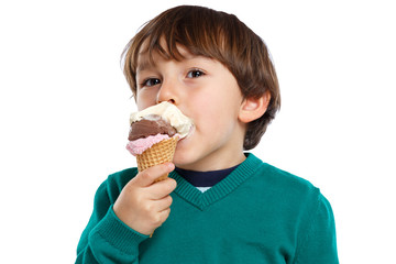 Eis essen Kugeln junge Kind Sommer isoliert Freisteller freigestellt