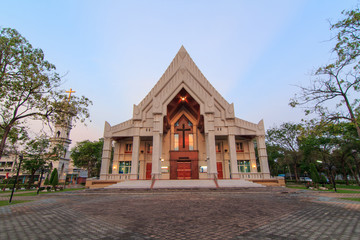 Obraz premium Saint Peter Church in sunset time