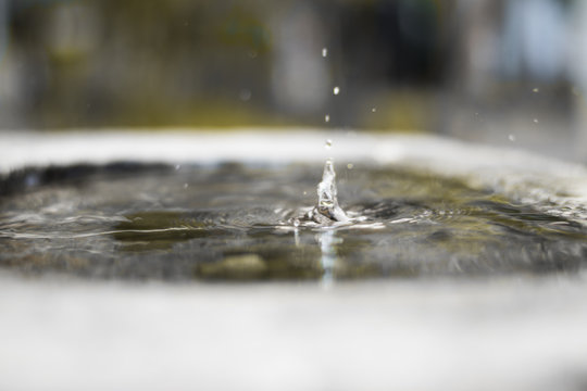 droplet splash on pool © Palakorn Jaiman
