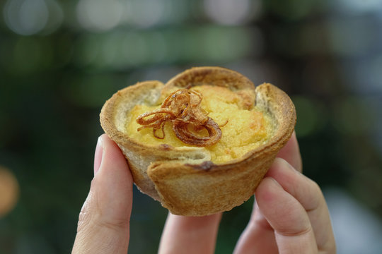 Close up Homemade    Taro Custard in Taro Toast Tarts. (selective Focus)